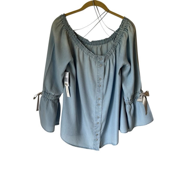 Celebrity Pink Light Blue Denim Bell Sleeve Beau Off The Shoulder Blouse Size L - Picture 3 of 8